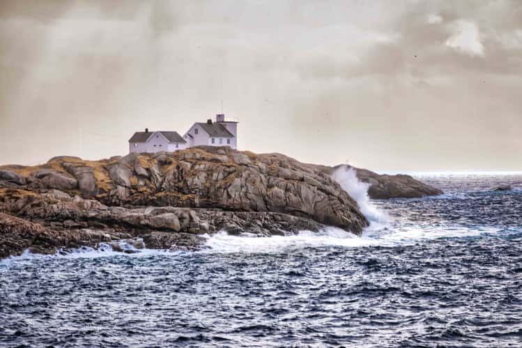 Rocky Islet Hellandsøya.