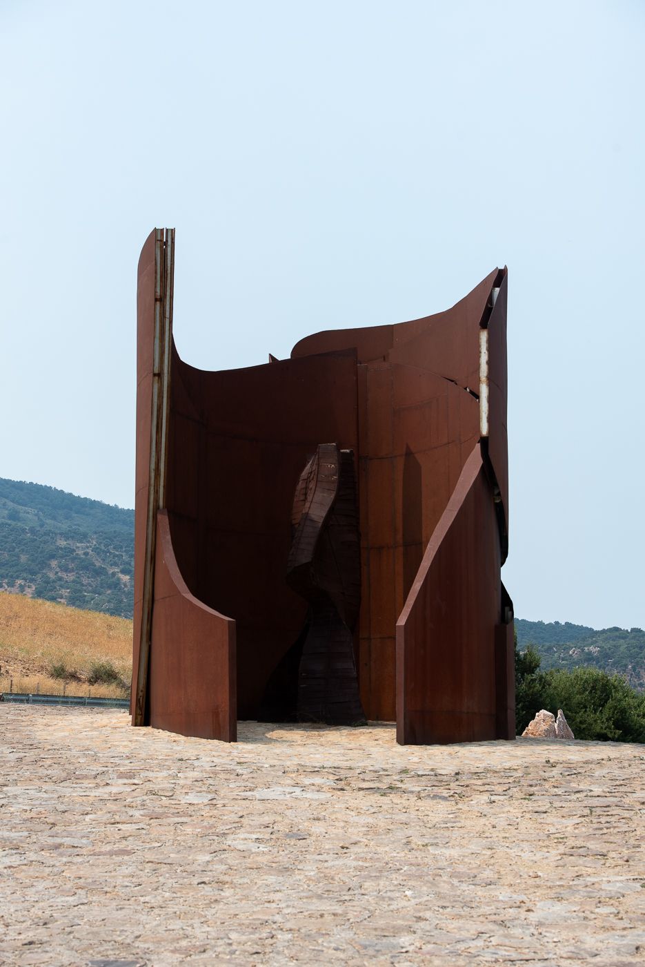 Una Curva Gettata Alle Spalle Del Tempo - Fiumara D'arte, Italy