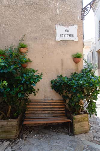 Via Mantovani