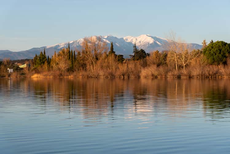 Villeneuve's Lake : view over Canigo mountain