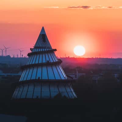 Aussichtspunkt Elbauenpark mit Blick auf den Jahrtausendturm, Germany