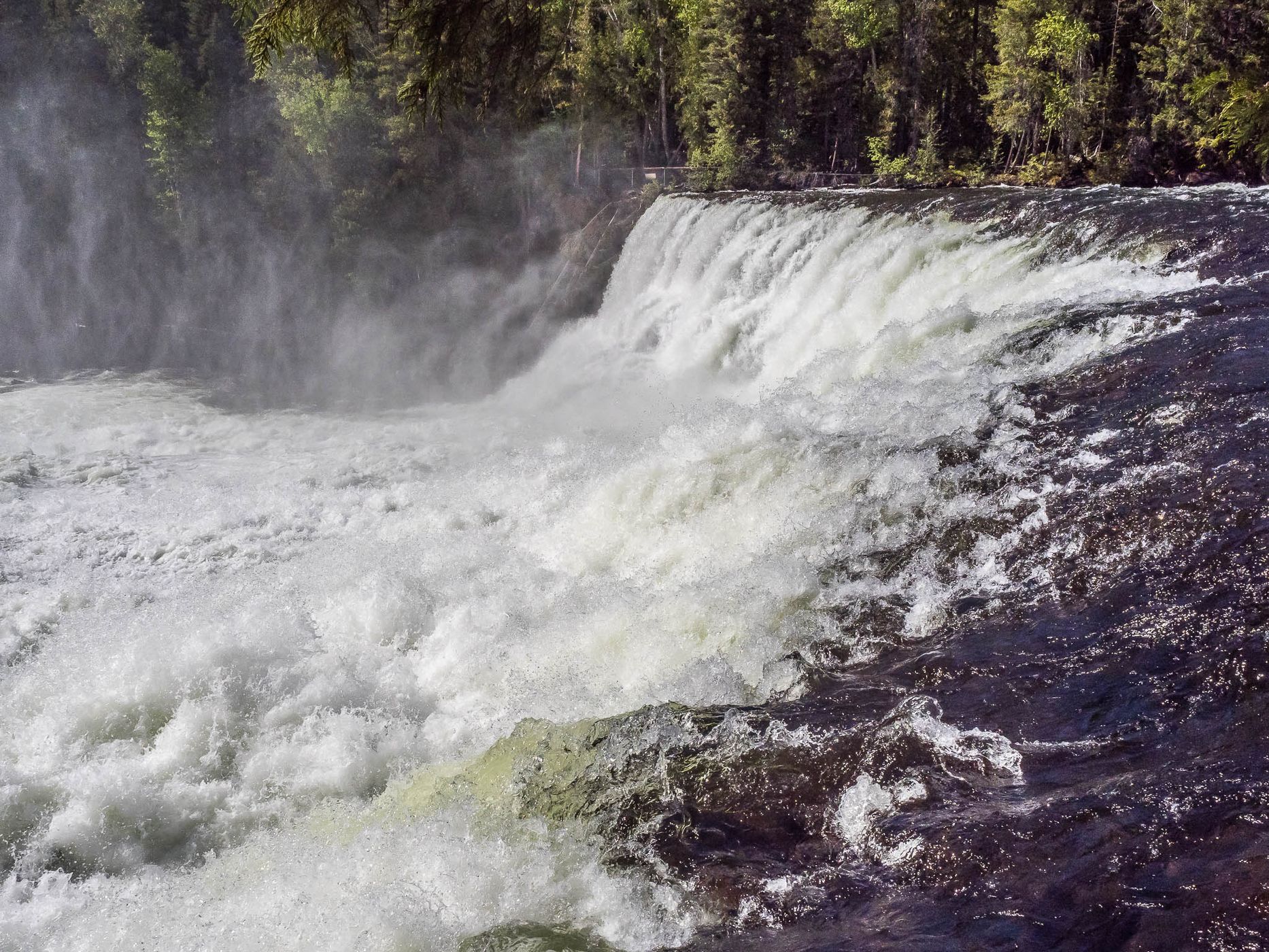 Dawson Falls, Canada