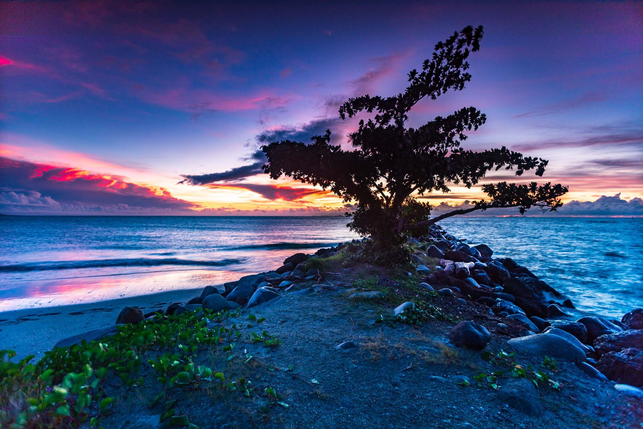 Sheraton Beach Resort. Breakwater, Fiji