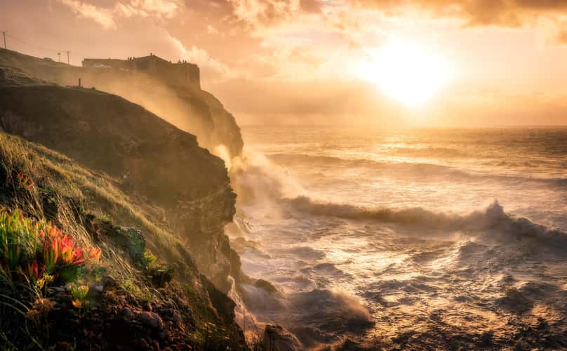 View on Farol da Nazaré from Praia do Norte