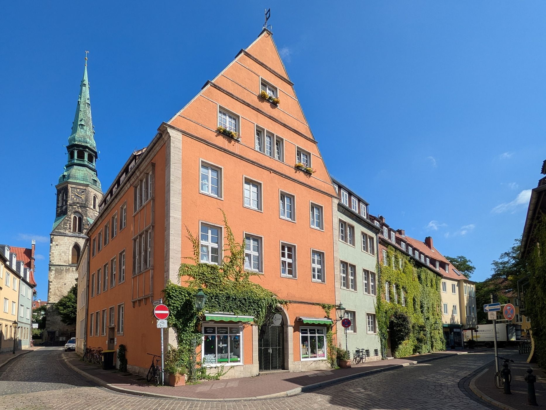 Ballhofplatz mit Kreuzkirche, Hanover, Germany