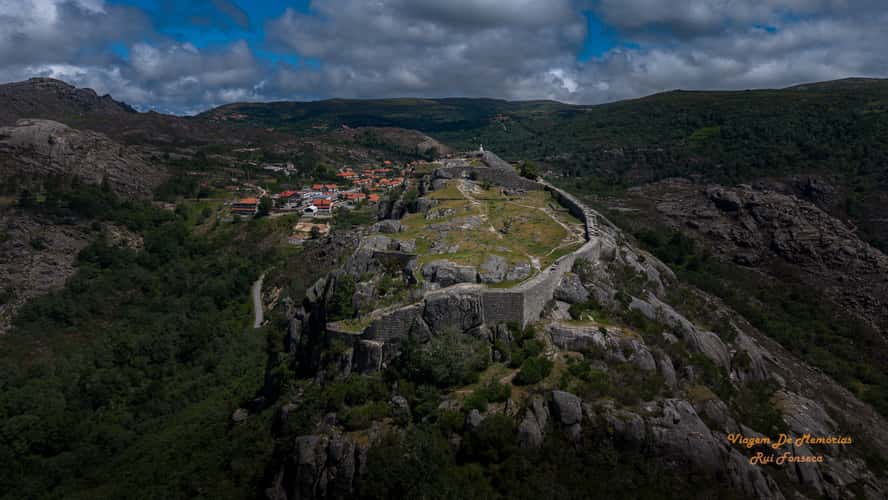 Castle of Castro Laboreiro (Castelo de Castro Laboreiro)
