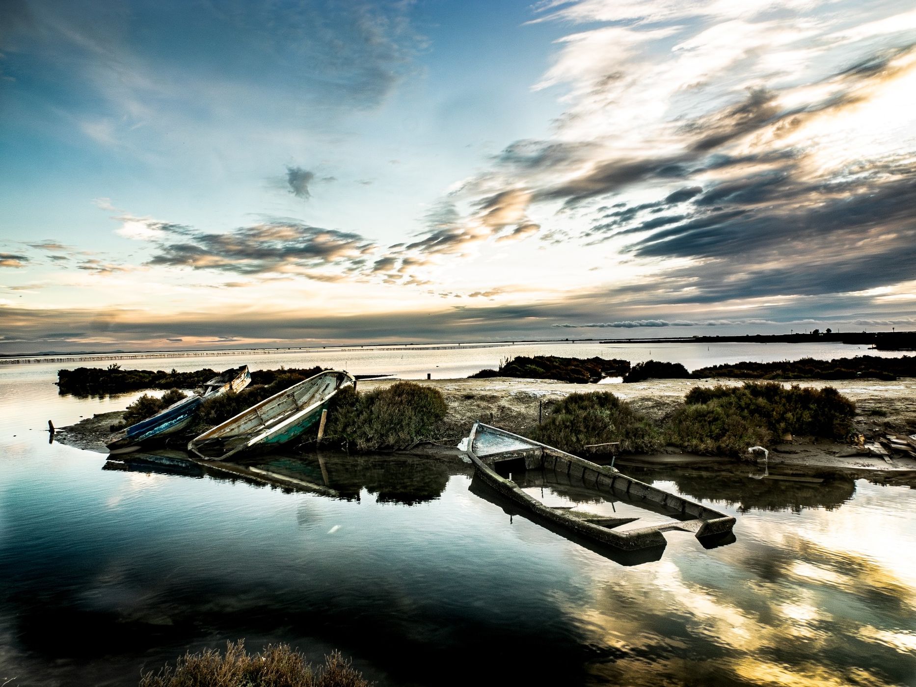 Cementerio de barcas. Delta del Ebro, Spain