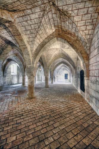 Fraterie, Abbey