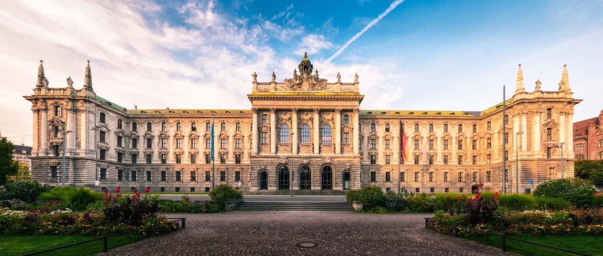 Justizpalast / Palace of Justice