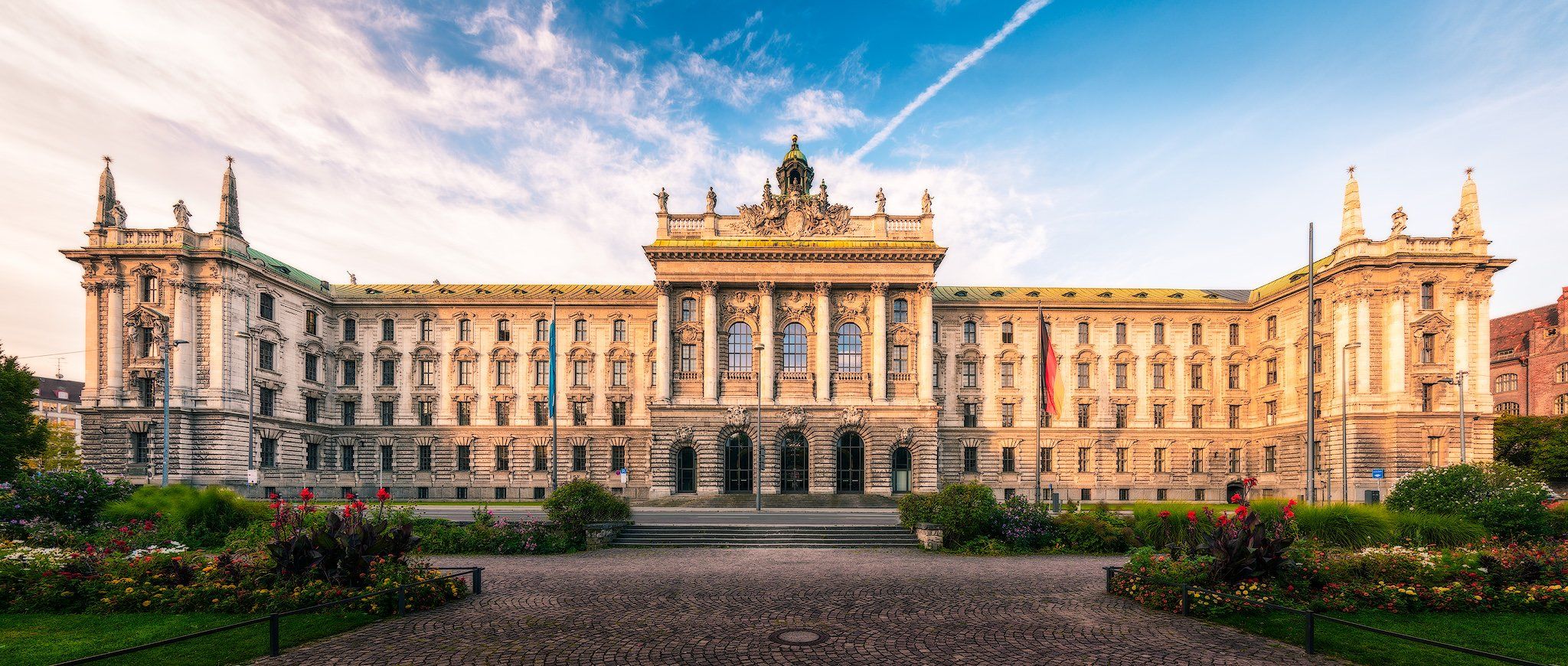 Justizpalast / Palace of Justice, Germany