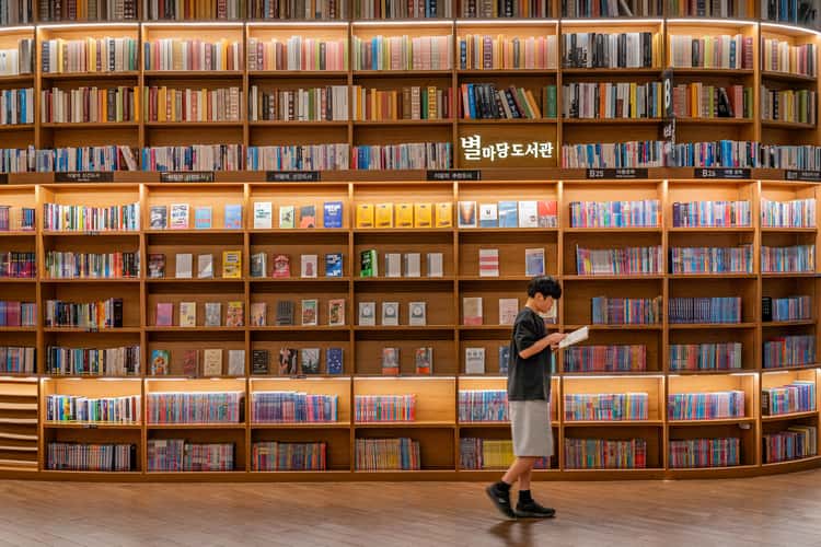 Library inside a Mall