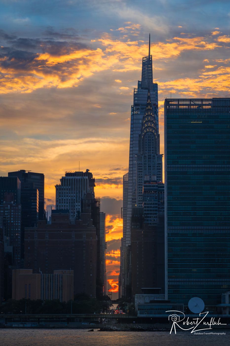 Manhattanhenge from Long Island City, USA