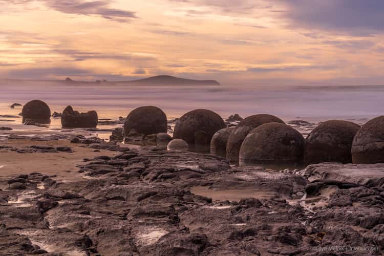Moeraki Boulders sunrise South Island