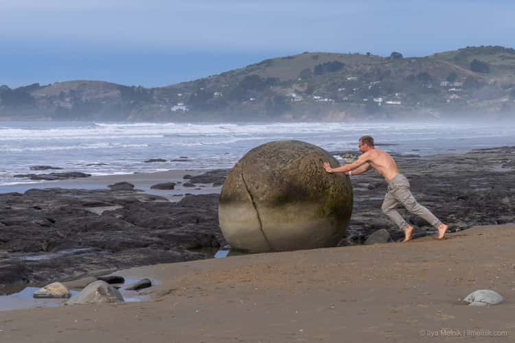 Moeraki Boulders sunrise South Island