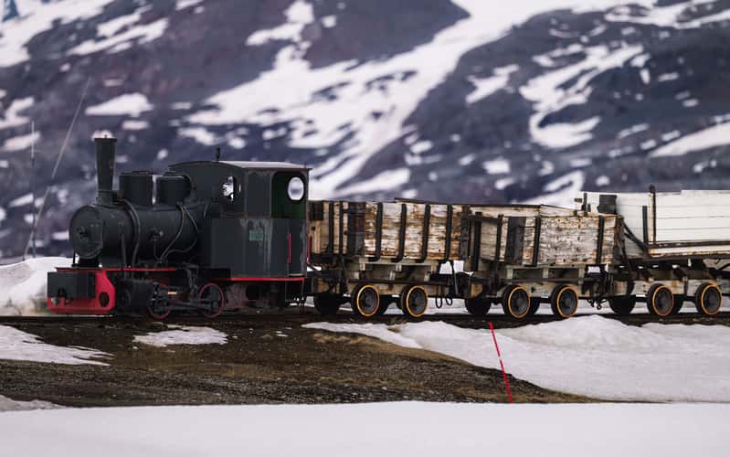 NY Alesund Old Steam Train