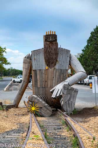 Sasquatch Statue
