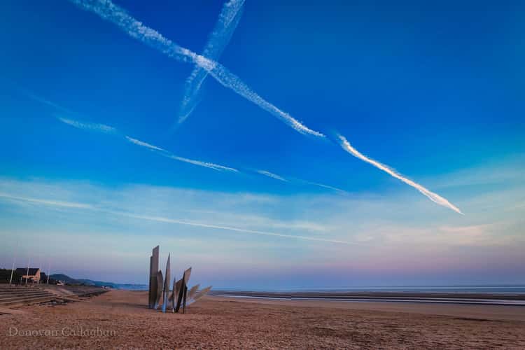The Braves Sculpture, Omaha Beach