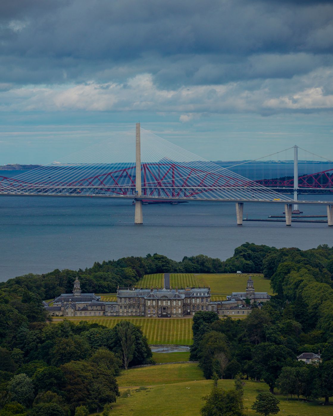 The Hopetoun house ang the Three bridges, United Kingdom