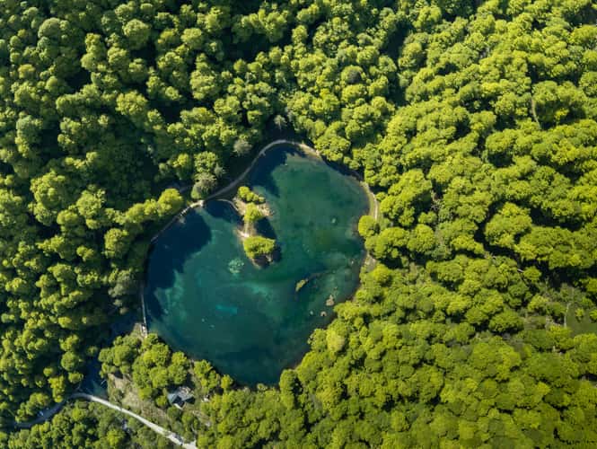 Bethmale lake