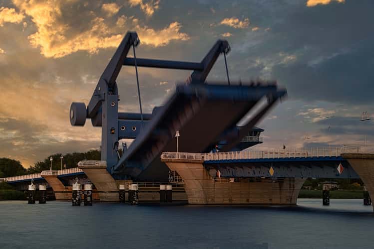Klappbrücke