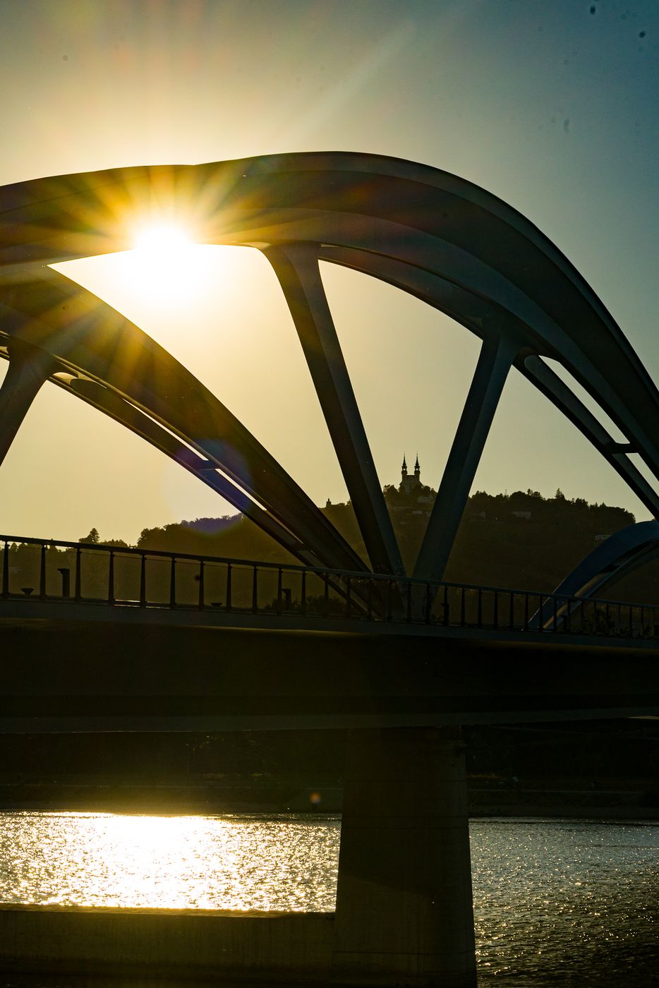 Neue Eisenbahnbrücke - Linz, Austria
