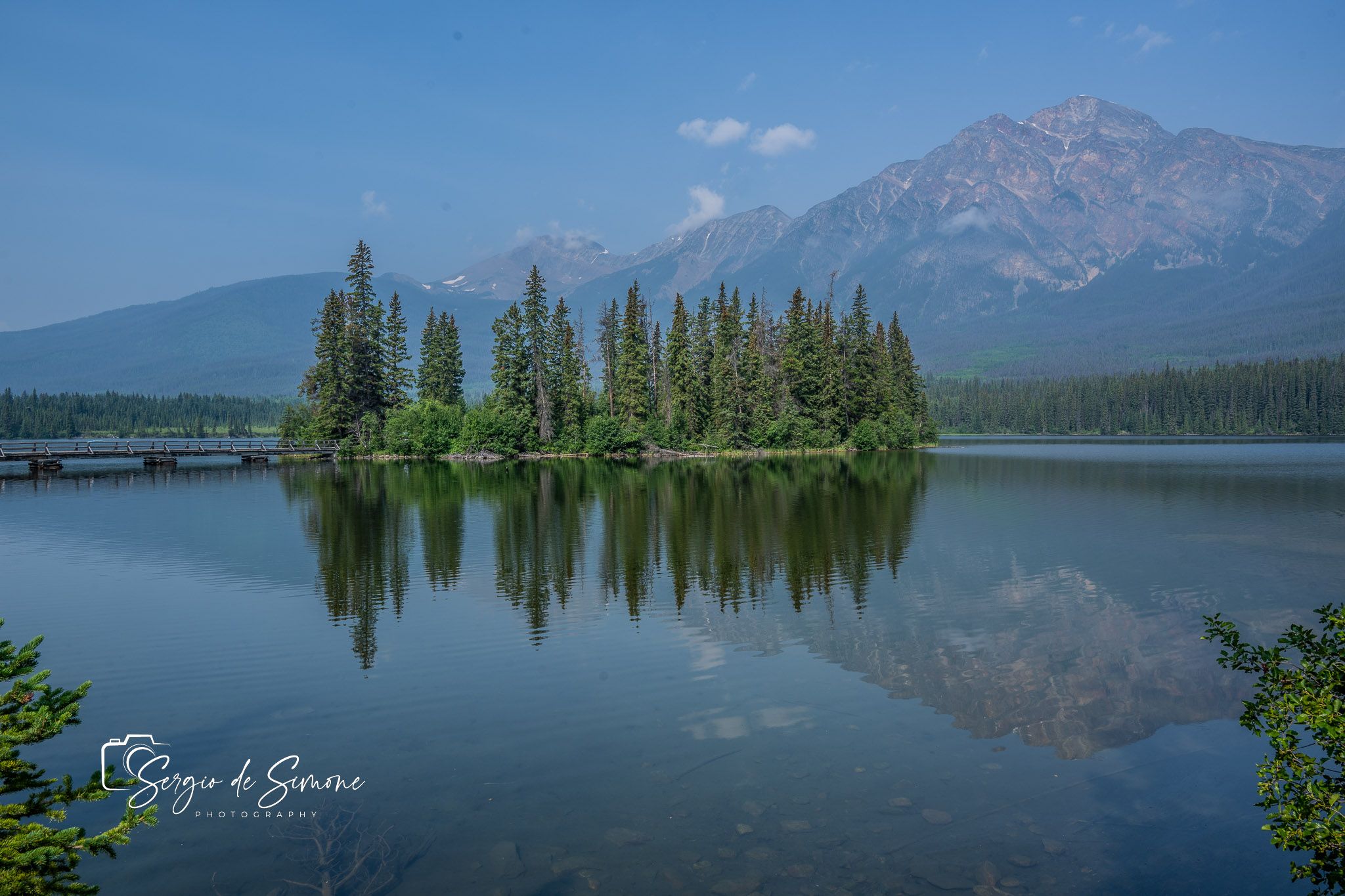 Pyramid Lake, Canada