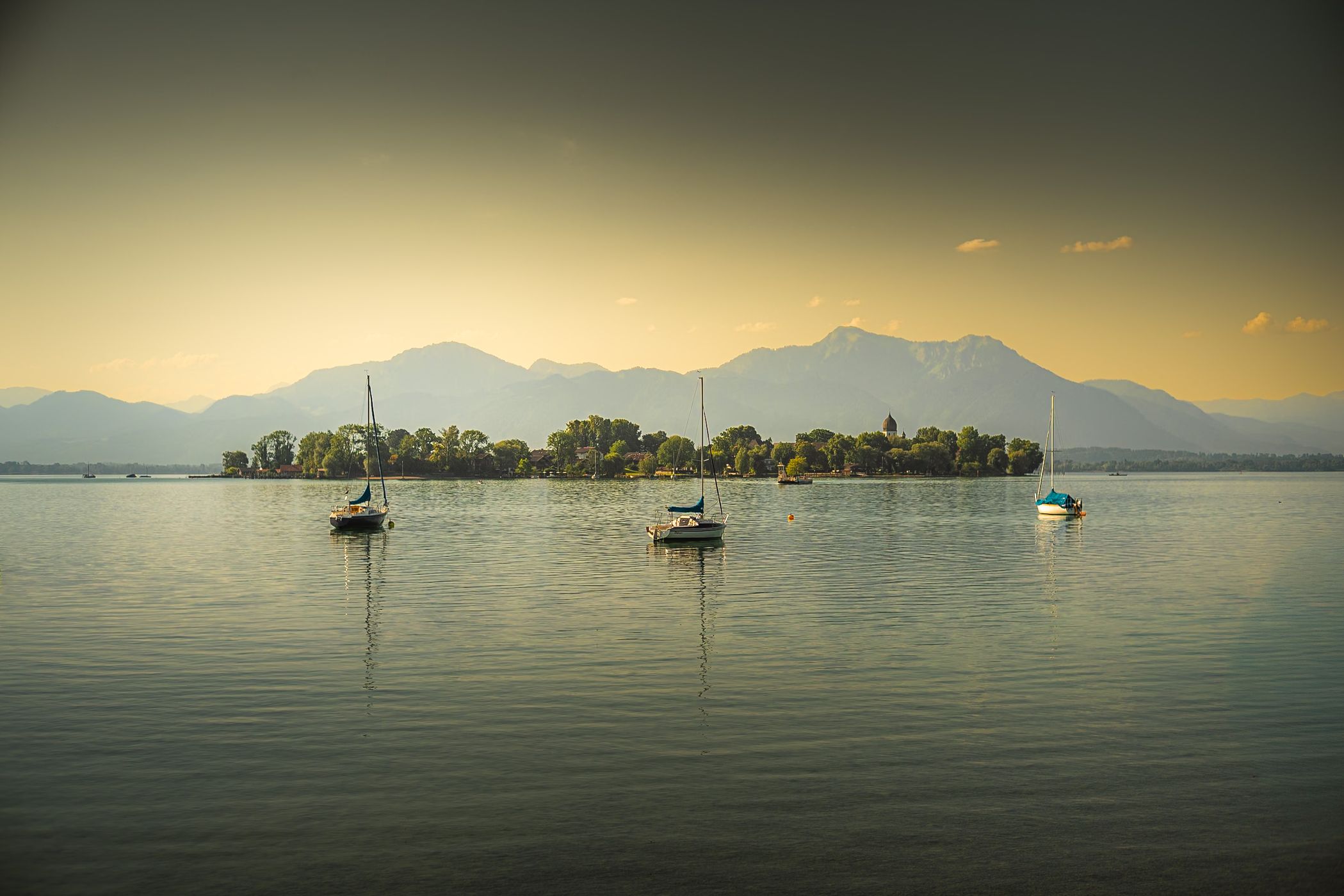 Tagesbar Inselblick Gstadt Chiemsee, Germany