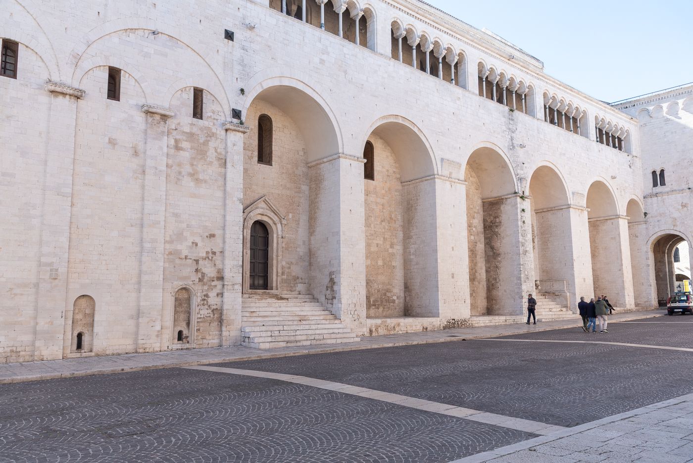 Basilica Pontificia San Nicola, Italy