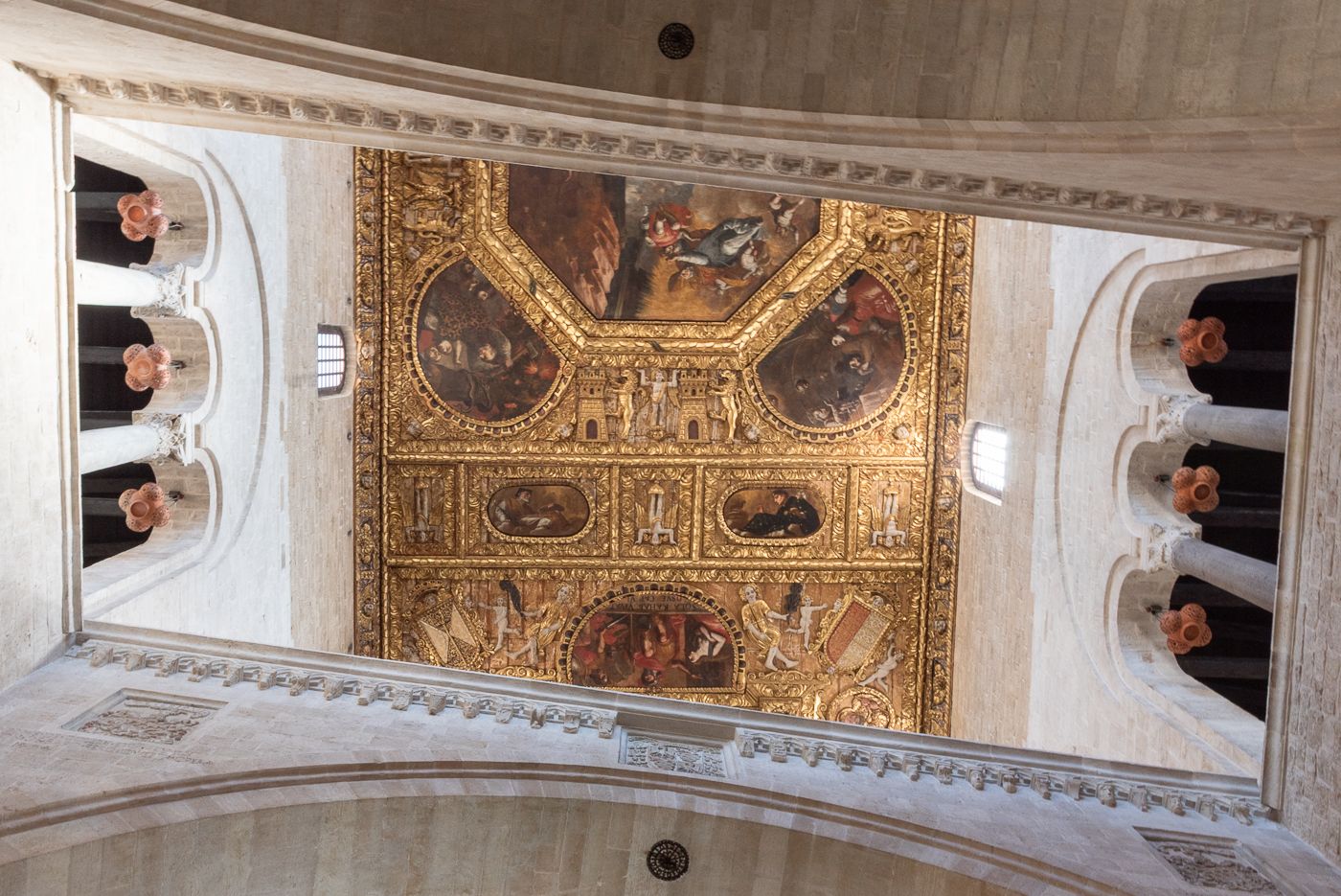 Basilica Pontificia San Nicola, Italy