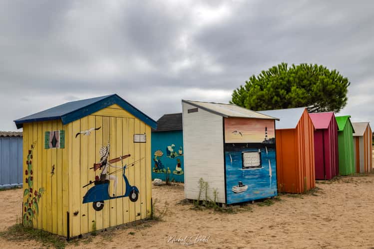 Beach huts at La Boirie Beach in Saint-Denis d'Oléron.