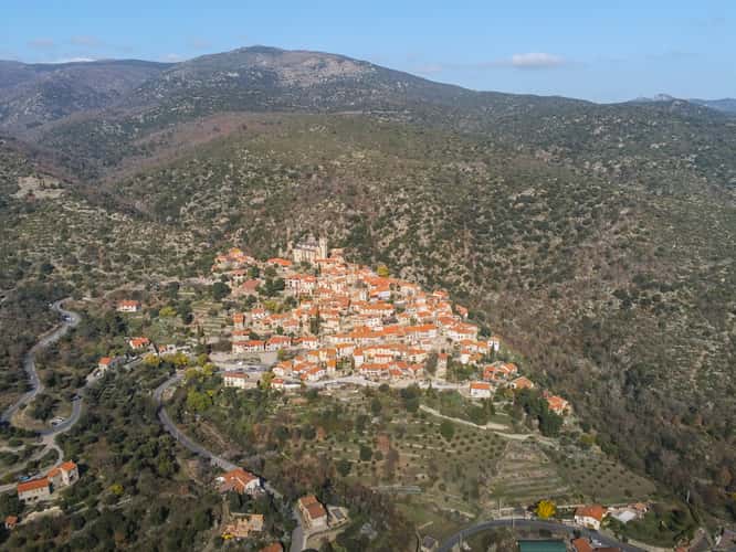 Eus village