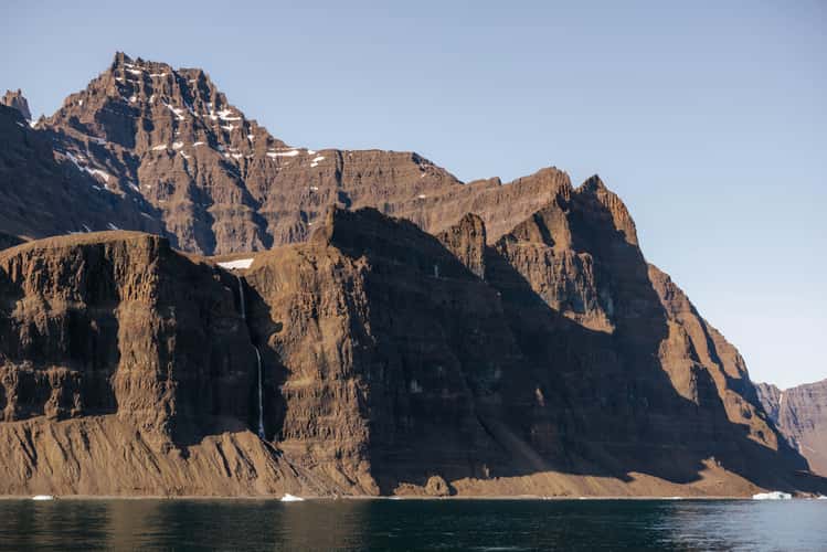 Glaciers and mountains along the South Coast, Scoresbysund