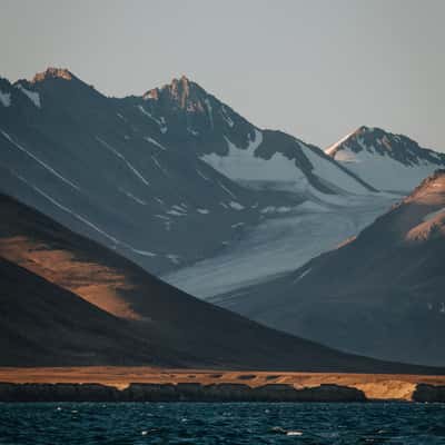 Glaciers and mountains near Hvalrosbugt, Scoresbysund, Greenland
