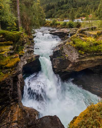Gudbrandsjuvet, Valldal