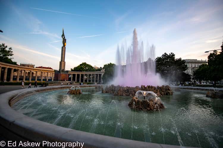 High-jet fountain, Schwarzenbergplatz, Vienna
