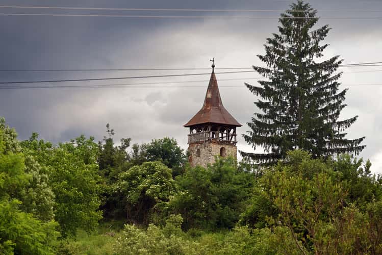 Kirchenruine Bretea Română