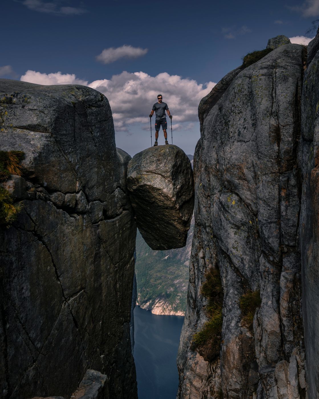 Kjeragbolten, Norway