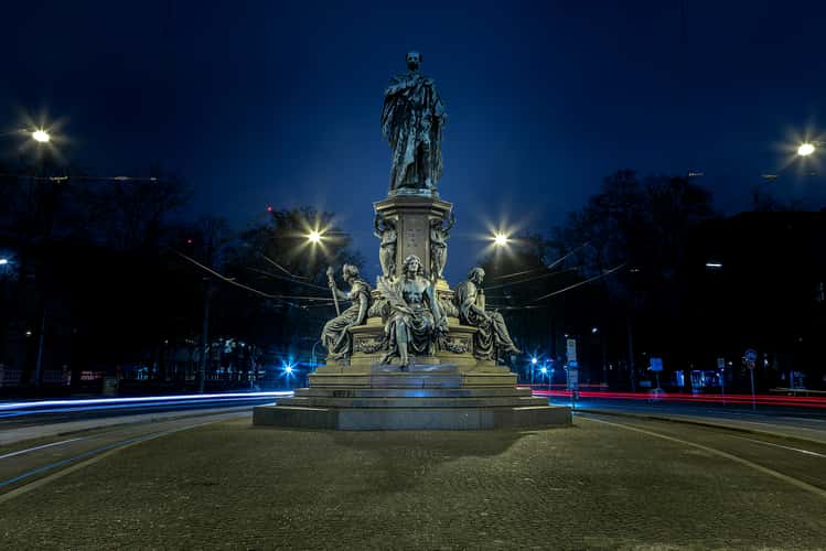 Maxmonument