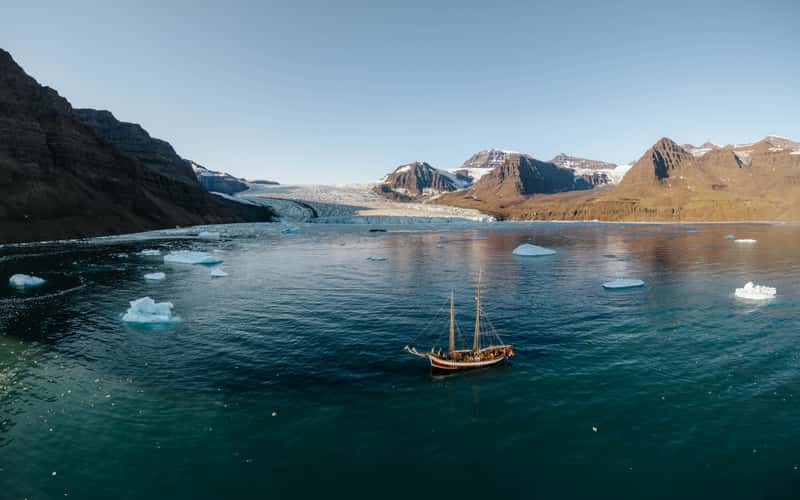 Moon glacier, Scoresbysund