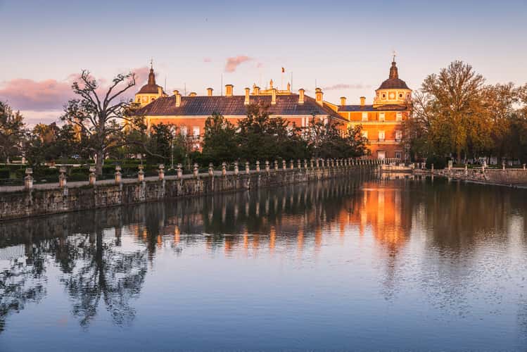 Palacio Real de Aranjuez from the bridge