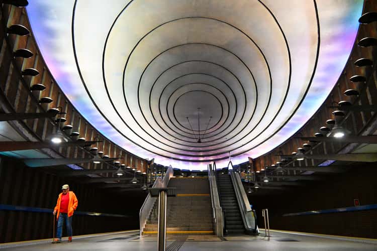 Plac Wilsona Metro Station