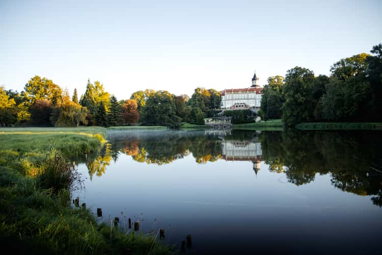 Schloss Wiesenburg (Seeblick)