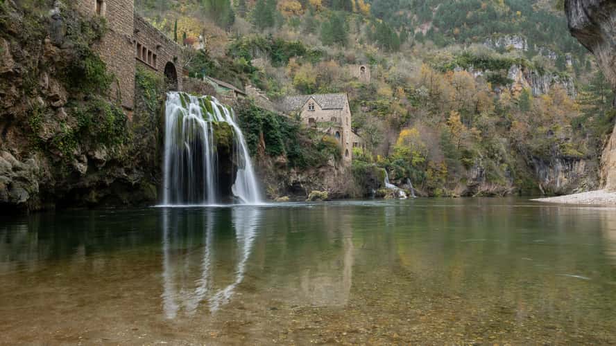 St Chély du Tarn waterfall