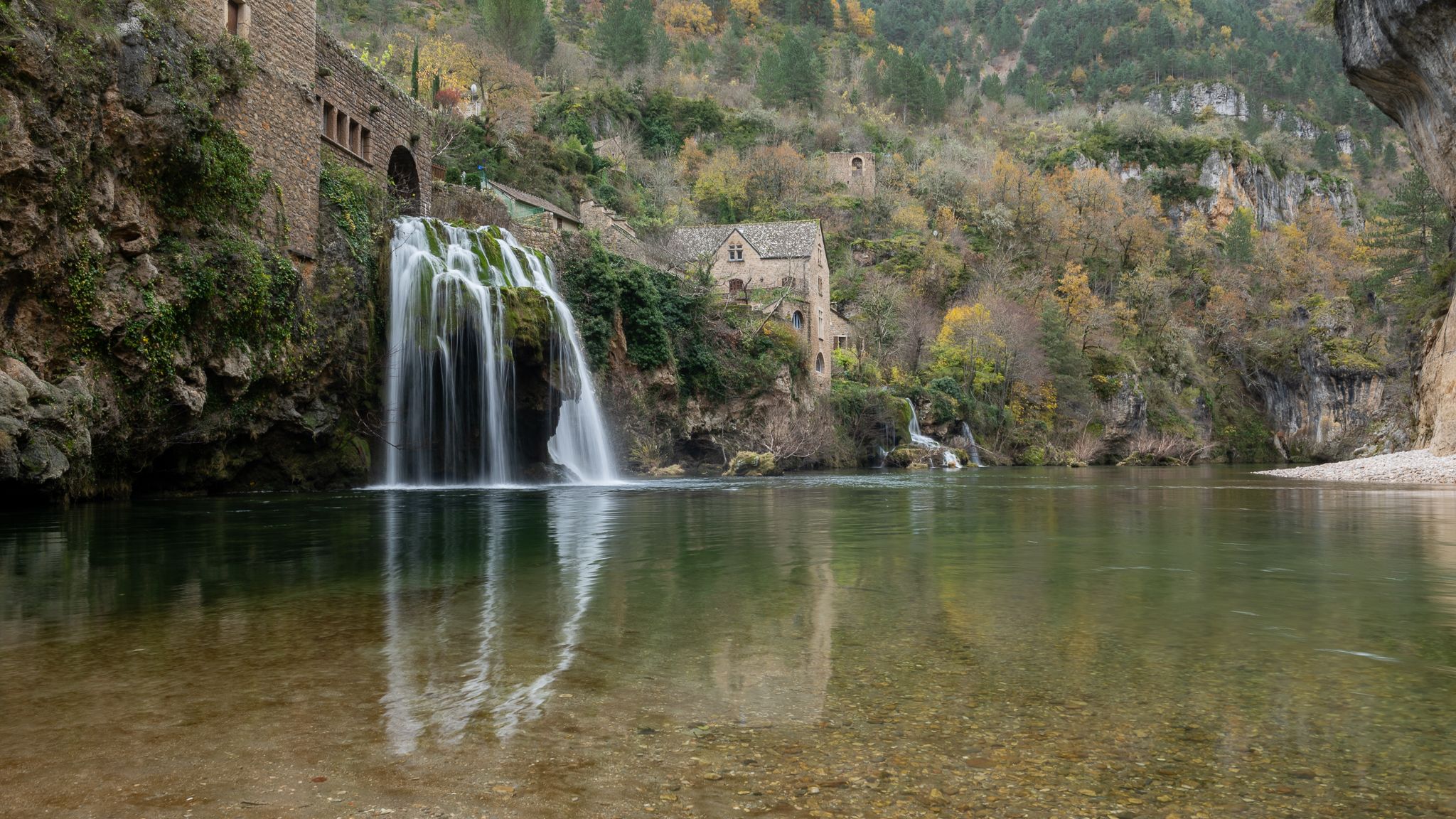 St Chély du Tarn waterfall, France
