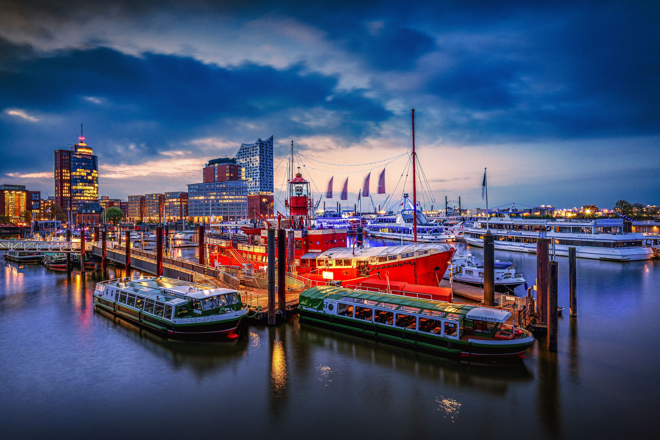 Überseebrücke (Elbphilharmonie view), Germany