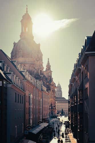 View into Münzgasse, Frauenkirche at day and night
