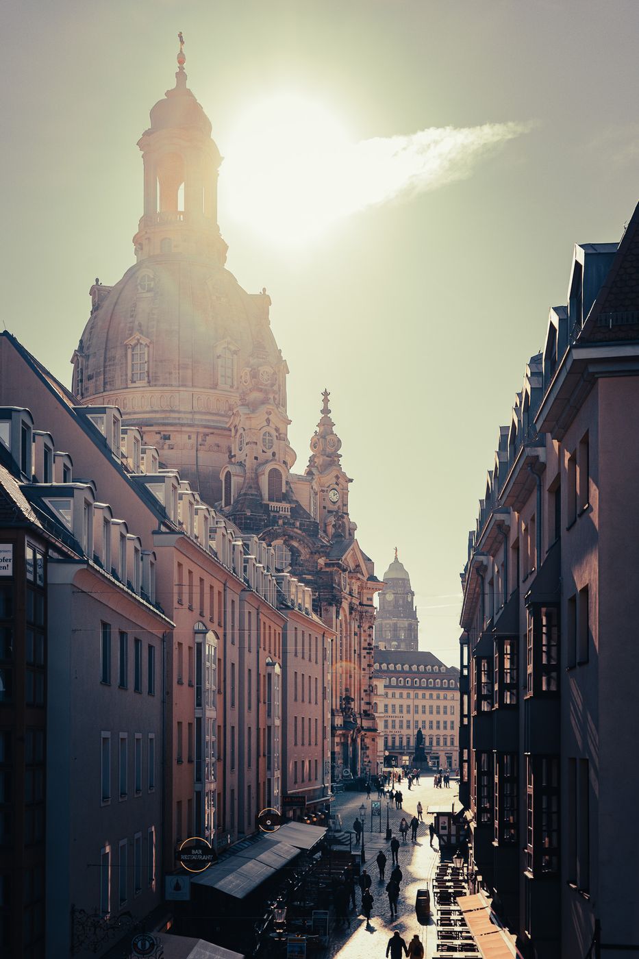 View into Münzgasse, Frauenkirche at day and night, Germany