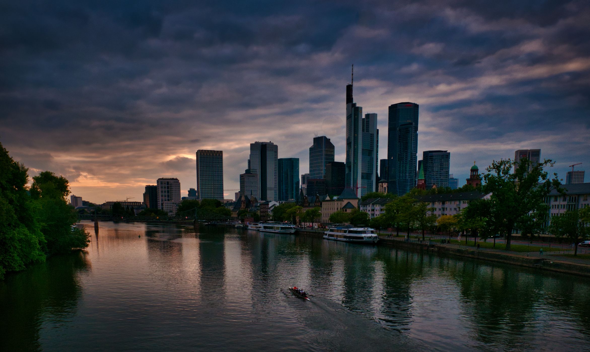 Yellow at the river Main, Frankfurt am Main, Germany