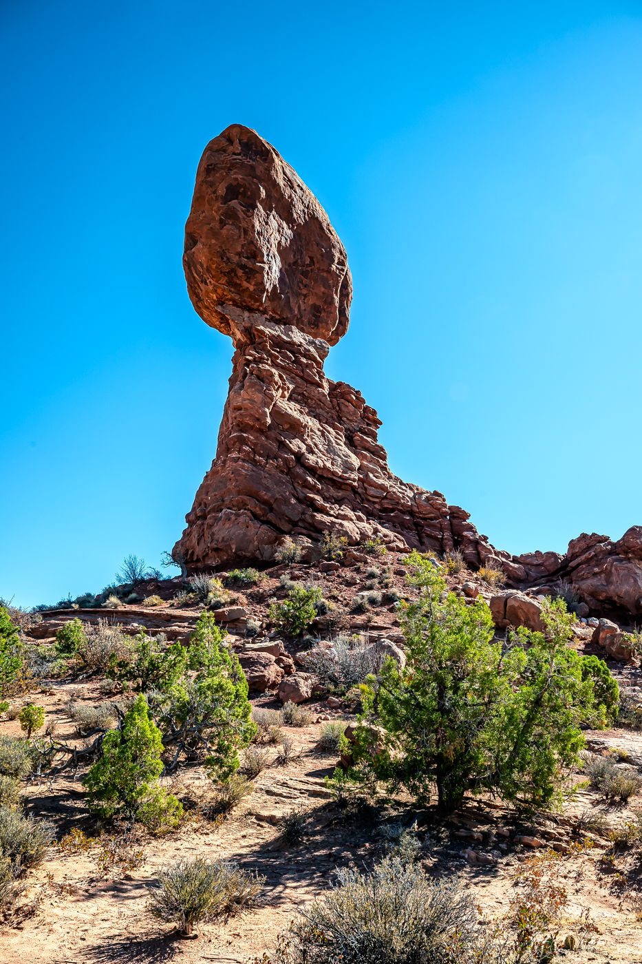 Balanced Rock, Arches National Park, Utah, USA