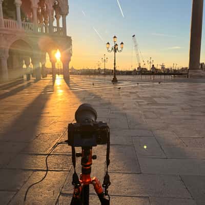<b>Behind the Scenes</b> | photo by <a href="/@frode-orvedal-kiil">Frode Orvedal-Kiil</a>